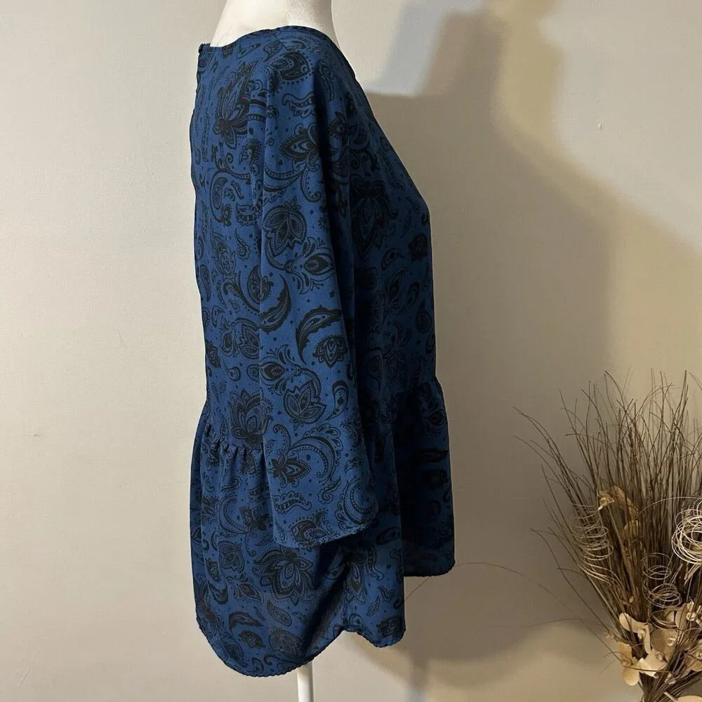 Faded Glory Peplum Top Women’s Medium M Blue Black Paisley ¾ Sleeves Crew Blouse - Picture 2 of 6